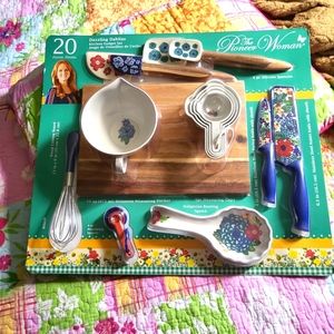 The pioneer woman utensil set